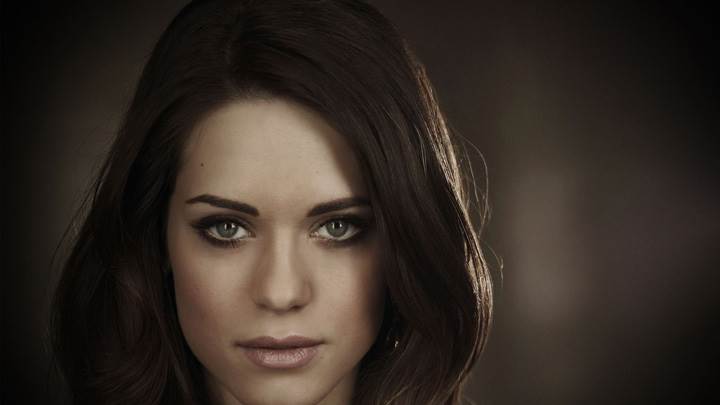 Lyndsy Fonseca Looking Front N Cute Eyes Face Closeup